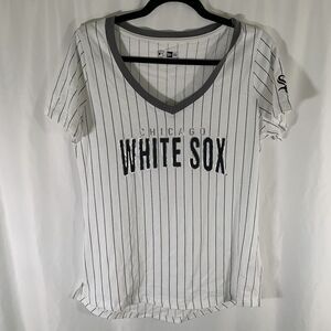 Chicago White Socks Shirt Women's Large White Striped Short Sleeve Vneck Cotton